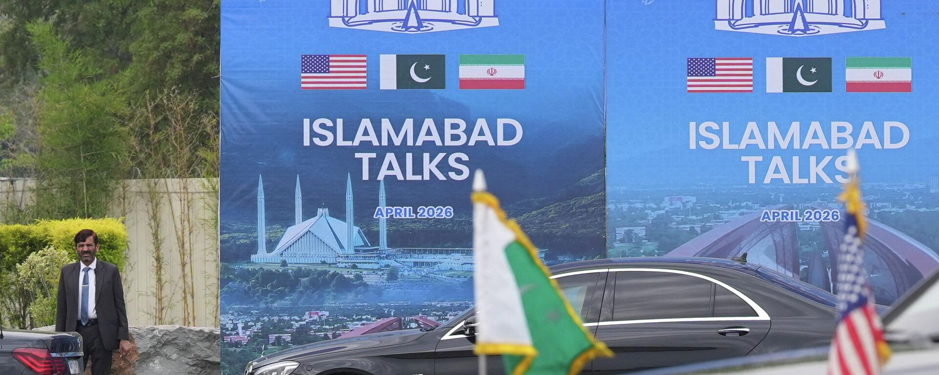 Прибытие вице-президента США Джей Ди Вэнса для переговоров с иранскими официальными лицами в Исламабад, Пакистан - Sputnik Южная Осетия, 1920, 11.04.2026