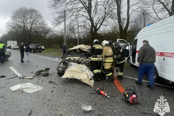 Два человека погибли, еще пять пострадали в ДТП в Северной Осетии - Sputnik Южная Осетия