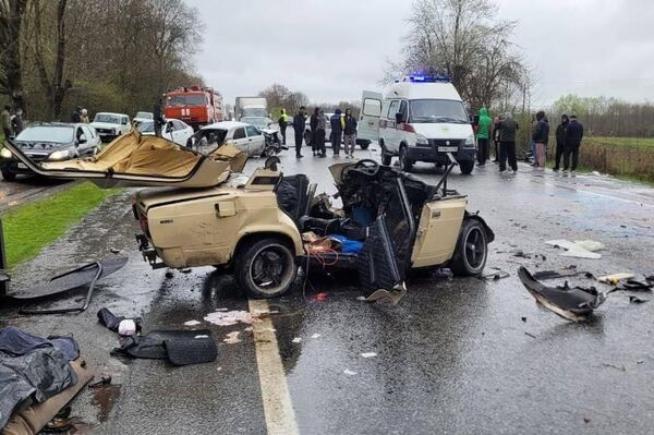 Два человека погибли, еще пять пострадали в ДТП в Северной Осетии - Sputnik Южная Осетия