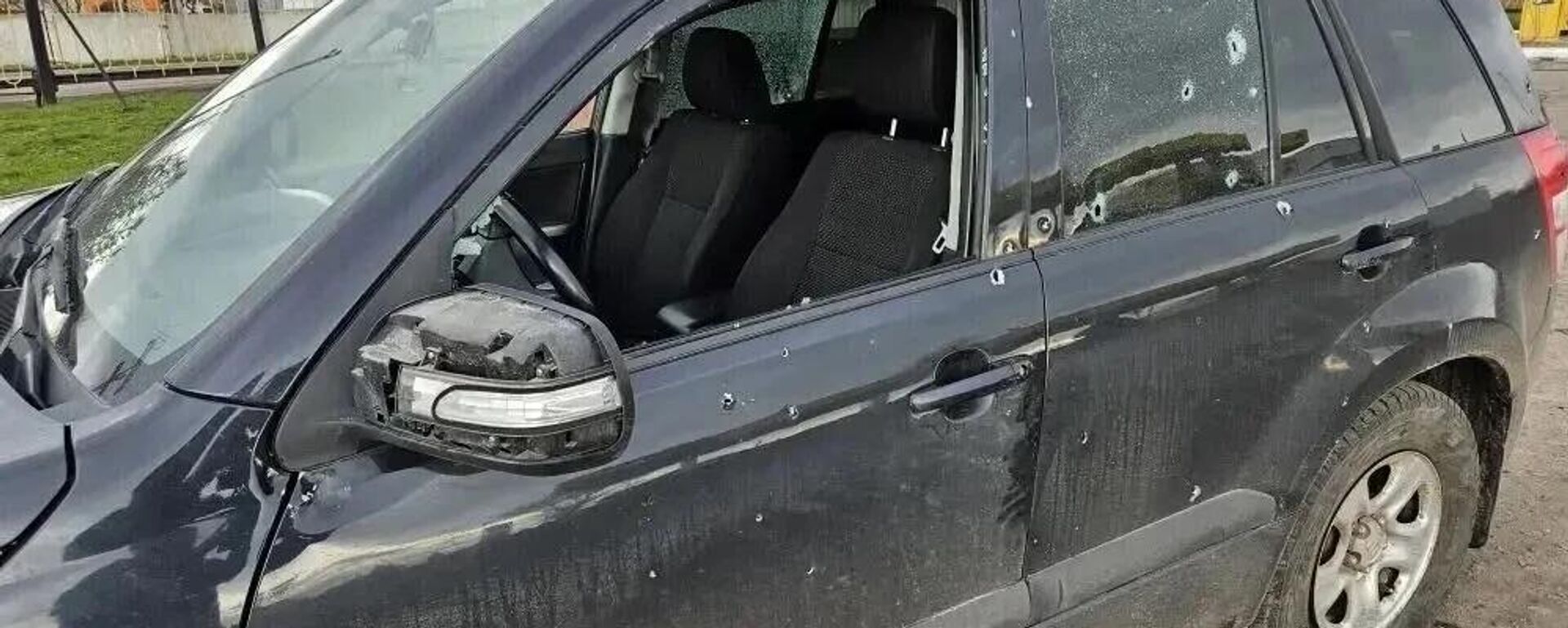 Автомобиль после атаки украинского БПЛА во время пасхального перемирия - Sputnik Южная Осетия, 1920, 11.04.2026