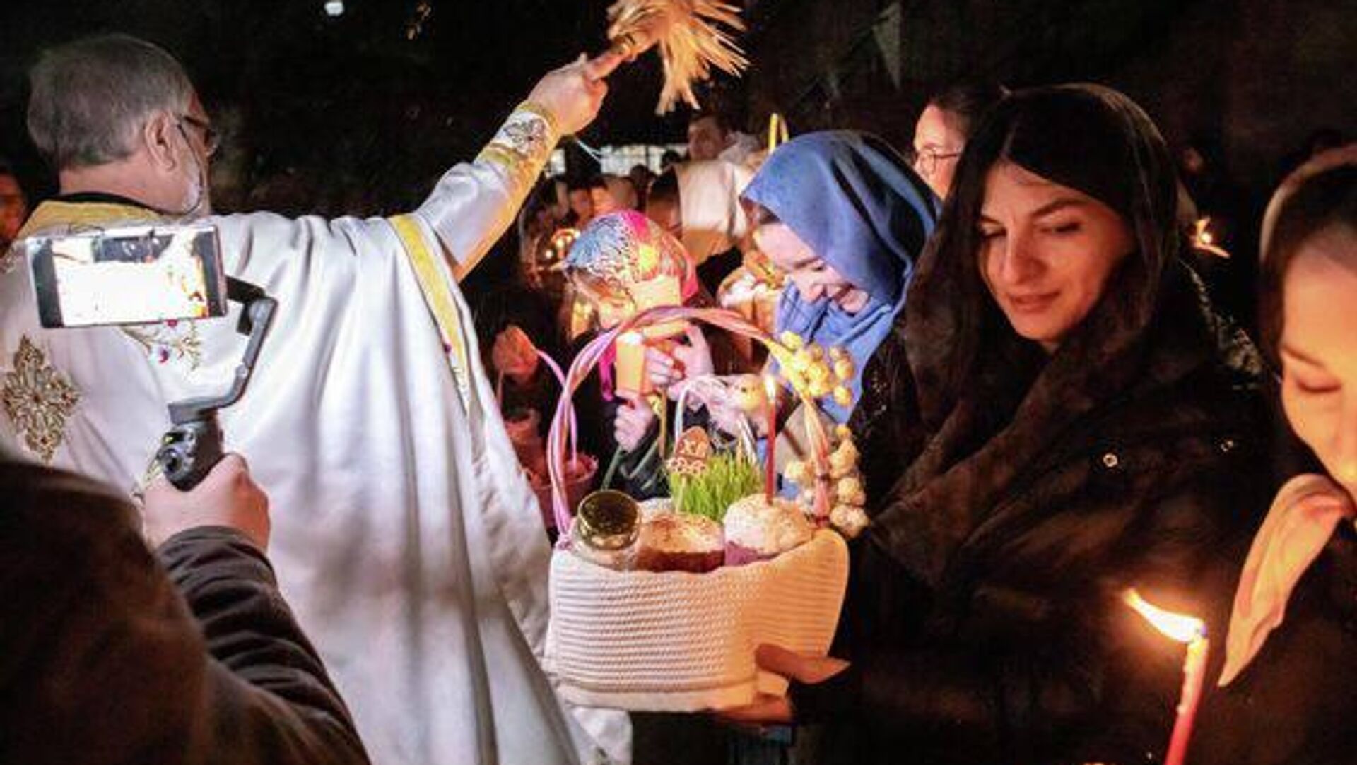 Светлый праздник Пасхи отметили в Южной Осетии Светлый праздник Пасхи отметили в Южной Осетии - Sputnik Южная Осетия, 1920, 12.04.2026