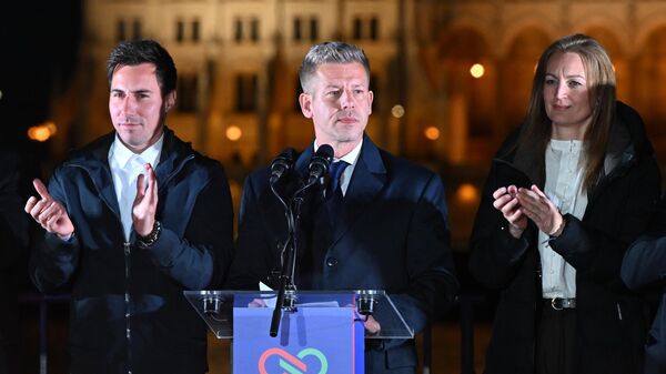 Партия Петера Мадьяра Тиса побеждает на выборах в Венгрии - Sputnik Южная Осетия