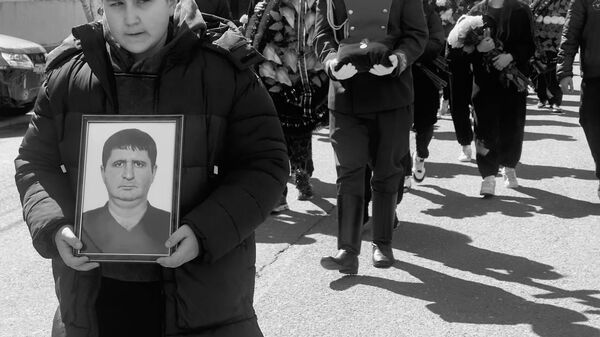 ▪В Южной Осетии простились с погибшим в зоне СВО Александром Кочиевым (Чеку) - Sputnik Южная Осетия