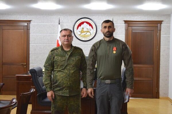  Алан Гаглоев встретился с военнослужащими 4-й военной базы – бойцами СВО, прибывшими в Южную Осетию в краткосрочный отпуск. - Sputnik Южная Осетия