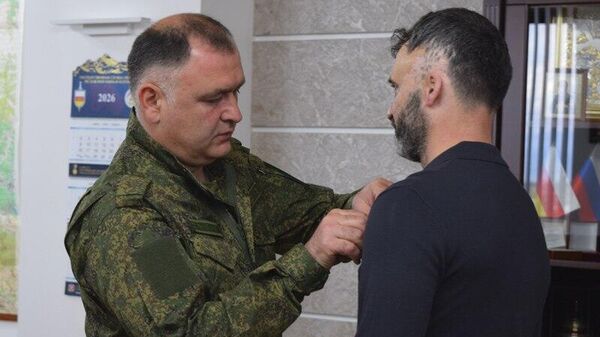  Алан Гаглоев встретился с военнослужащими 4-й военной базы – бойцами СВО, прибывшими в Южную Осетию в краткосрочный отпуск. - Sputnik Южная Осетия