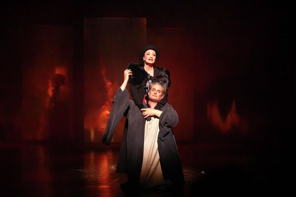 Мастер и Маргарита Московского художественного академического театра им. Горького на сцене Госдрамтеатра Южной Осетии - Sputnik Южная Осетия