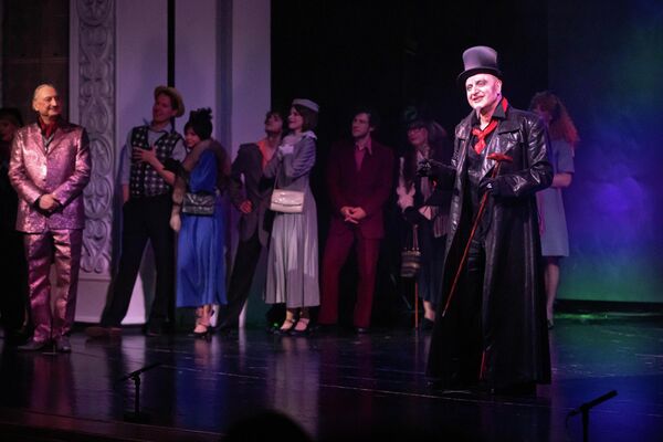 Мастер и Маргарита Московского художественного академического театра им. Горького на сцене Госдрамтеатра Южной Осетии - Sputnik Южная Осетия