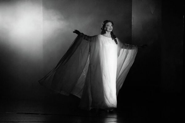 Мастер и Маргарита Московского художественного академического театра им. Горького на сцене Госдрамтеатра Южной Осетии - Sputnik Южная Осетия