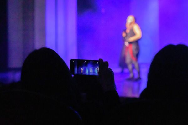 Мастер и Маргарита Московского художественного академического театра им. Горького на сцене Госдрамтеатра Южной Осетии - Sputnik Южная Осетия