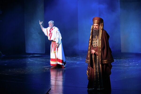 Мастер и Маргарита Московского художественного академического театра им. Горького на сцене Госдрамтеатра Южной Осетии - Sputnik Южная Осетия