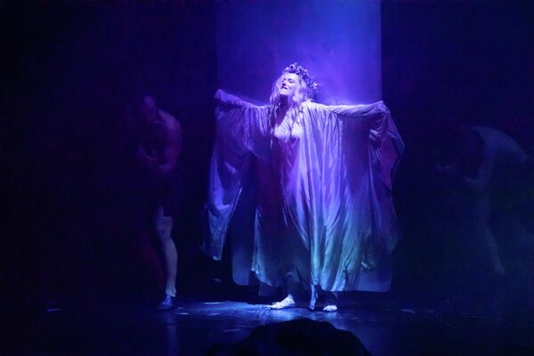 Мастер и Маргарита Московского художественного академического театра им. Горького на сцене Госдрамтеатра Южной Осетии - Sputnik Южная Осетия