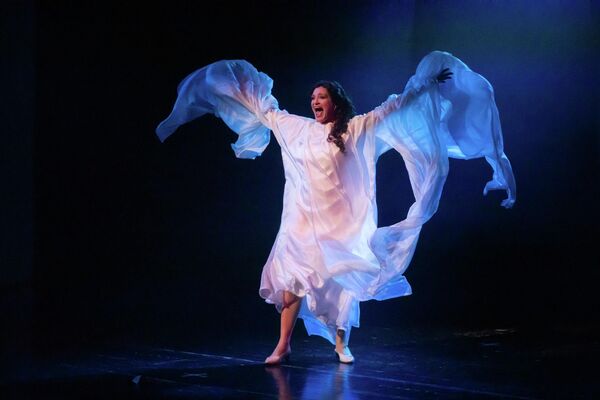 Мастер и Маргарита Московского художественного академического театра им. Горького на сцене Госдрамтеатра Южной Осетии - Sputnik Южная Осетия