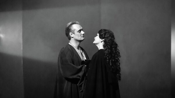 Мастер и Маргарита Московского художественного академического театра им. Горького на сцене Госдрамтеатра Южной Осетии - Sputnik Южная Осетия