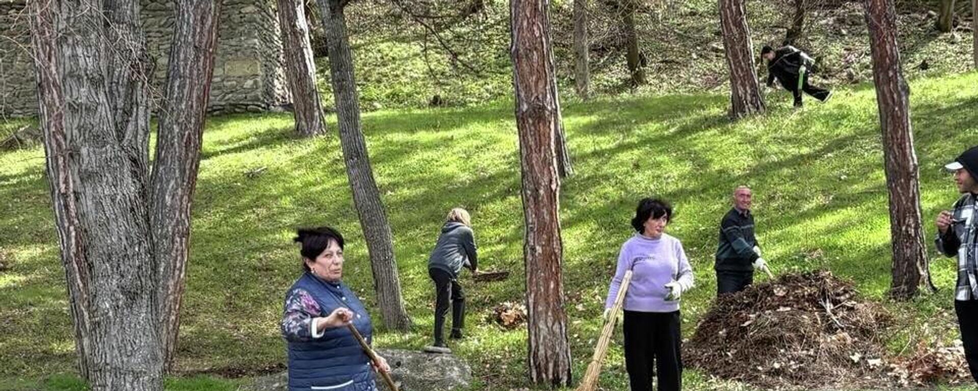 Субботник в Ленингорском районе - Sputnik Южная Осетия, 1920, 27.04.2026