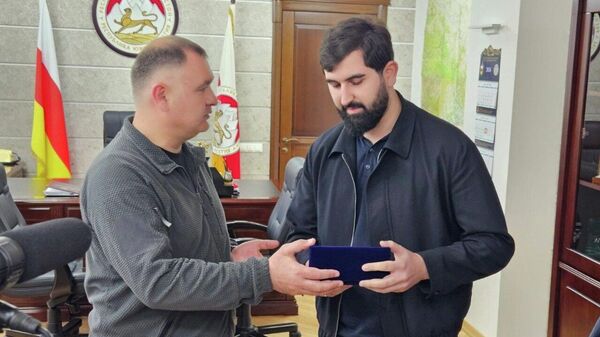 Звезда бильярда Иосиф Абрамов в Южной Осетии - Sputnik Южная Осетия