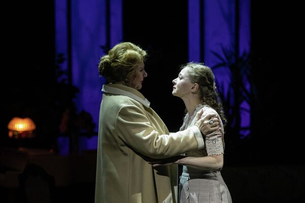 Васса Железнова Московского художественного академического театра им. Горького на сцене Госдрамтеатра Южной Осетии - Sputnik Южная Осетия