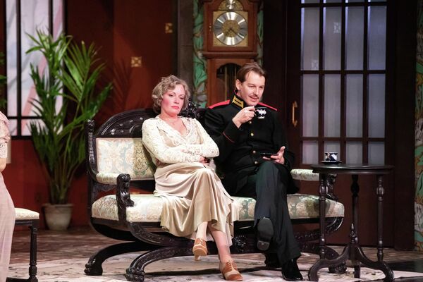 Васса Железнова Московского художественного академического театра им. Горького на сцене Госдрамтеатра Южной Осетии - Sputnik Южная Осетия