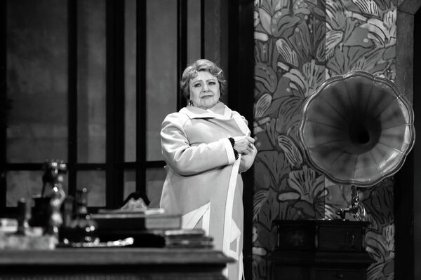 Васса Железнова Московского художественного академического театра им. Горького на сцене Госдрамтеатра Южной Осетии - Sputnik Южная Осетия