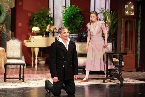 Васса Железнова Московского художественного академического театра им. Горького на сцене Госдрамтеатра Южной Осетии - Sputnik Южная Осетия