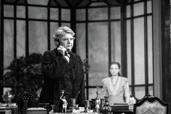 Васса Железнова Московского художественного академического театра им. Горького на сцене Госдрамтеатра Южной Осетии - Sputnik Южная Осетия