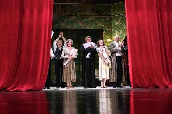 Васса Железнова Московского художественного академического театра им. Горького на сцене Госдрамтеатра Южной Осетии - Sputnik Южная Осетия