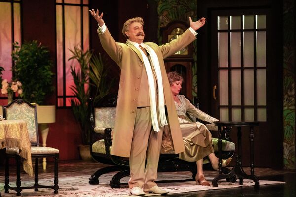 Васса Железнова Московского художественного академического театра им. Горького на сцене Госдрамтеатра Южной Осетии - Sputnik Южная Осетия