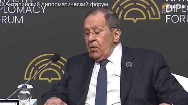 Европейцы и американцы приезжают в Центральную Азию, и те, кто повежливее — предлагают проекты, кто нет — грозятся санкциями, заявил глава МИД РФ Лавров на Анталийском дипломатическом форуме - Sputnik Южная Осетия