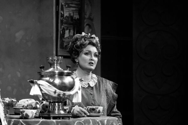 Не все коту масленица Московского художественного академического театра им. Горького на сцене Госдрамтеатра Южной Осетии - Sputnik Южная Осетия