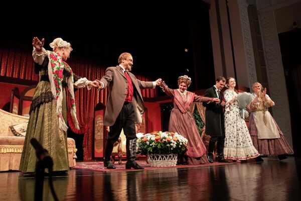 Не все коту масленица Московского художественного академического театра им. Горького на сцене Госдрамтеатра Южной Осетии - Sputnik Южная Осетия