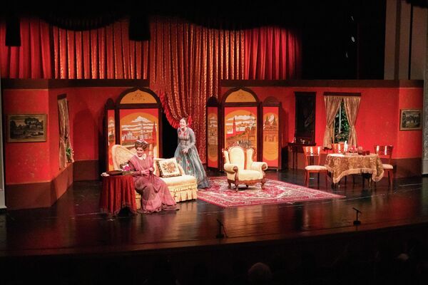 Не все коту масленица Московского художественного академического театра им. Горького на сцене Госдрамтеатра Южной Осетии - Sputnik Южная Осетия