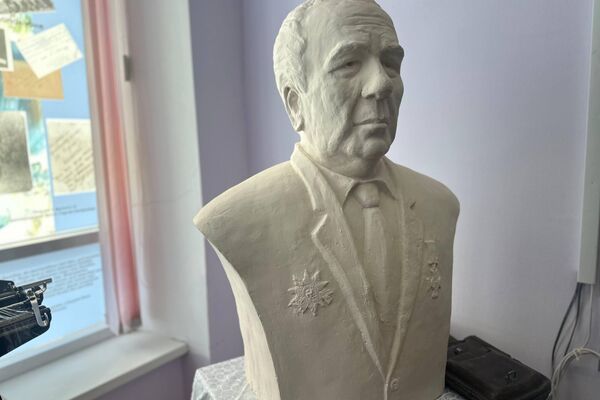 В Цхинвале открыли памятник участнику ВОВ Николаю Габараеву в рамках проекта Победили вместе - Sputnik Южная Осетия