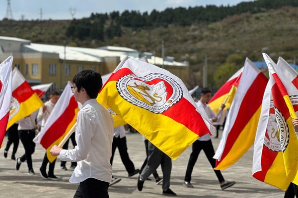 В Цхинвале открыли памятник участнику ВОВ Николаю Габараеву в рамках проекта Победили вместе - Sputnik Южная Осетия