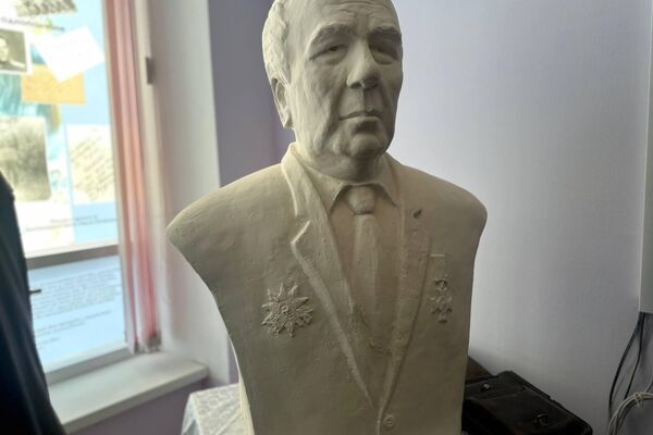 В Цхинвале открыли памятник участнику ВОВ Николаю Габараеву в рамках проекта Победили вместе - Sputnik Южная Осетия