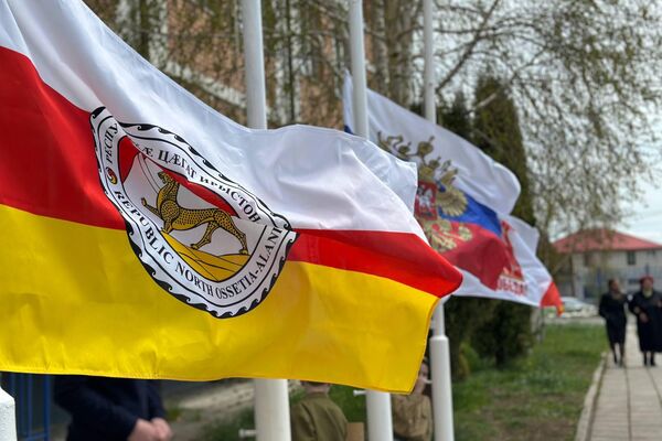 В Цхинвале открыли памятник участнику ВОВ Николаю Габараеву в рамках проекта Победили вместе - Sputnik Южная Осетия