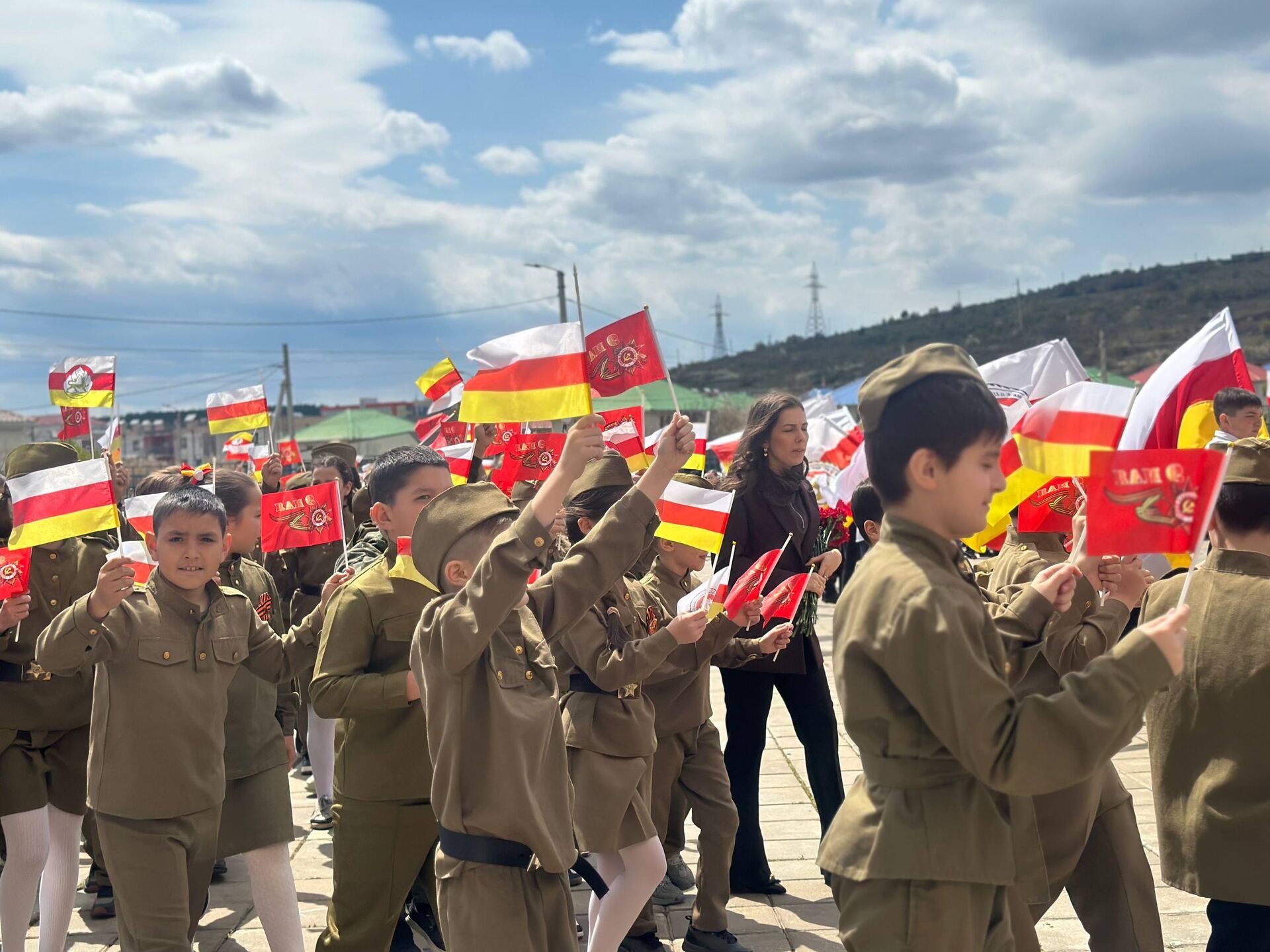 В Цхинвале открыли памятник участнику ВОВ Николаю Габараеву в рамках проекта Победили вместе - Sputnik Южная Осетия, 1920, 22.04.2026