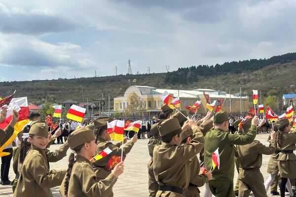 В Цхинвале открыли памятник участнику ВОВ Николаю Габараеву в рамках проекта Победили вместе - Sputnik Южная Осетия