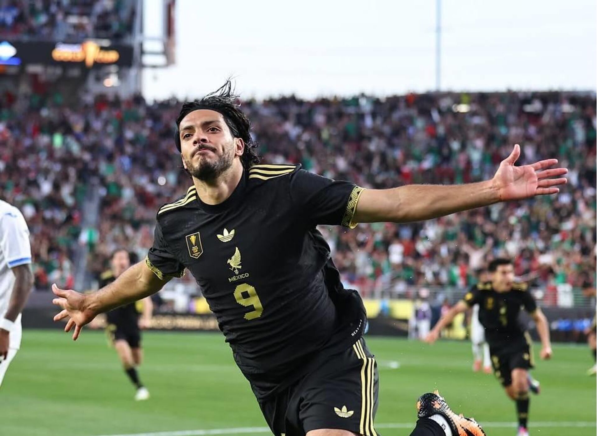 Нападающий сборной Мексики Рауль Хименес - Sputnik Южная Осетия, 1920, 23.04.2026