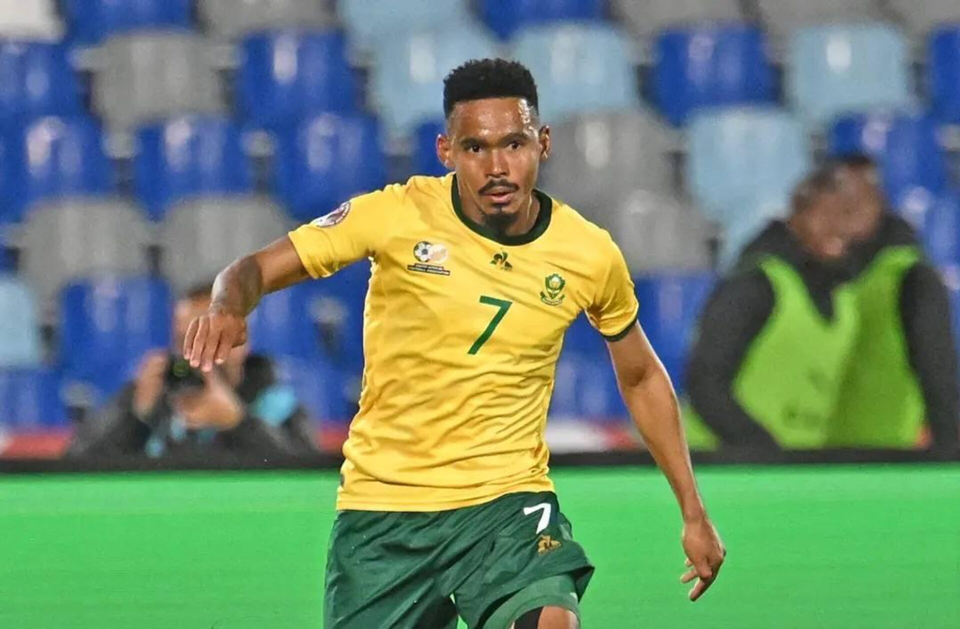 Полузащитник сборной ЮАР по футболу Освин Апполис  - Sputnik Южная Осетия, 1920, 23.04.2026