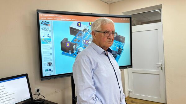 В Цхинвале прошел мастер‑класс по Arduino для учителей информатики - Sputnik Южная Осетия