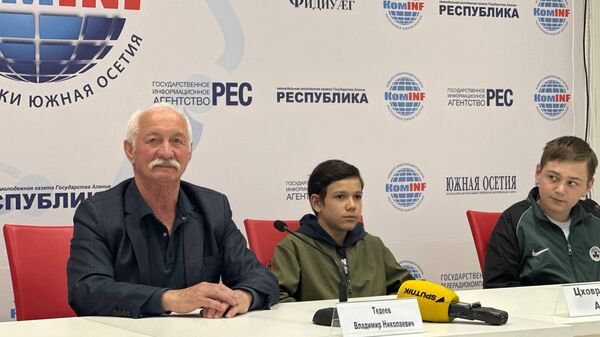 Пресс-конференция Заслуженного тренера по футболу РЮО Тедеева Владимира  - Sputnik Южная Осетия