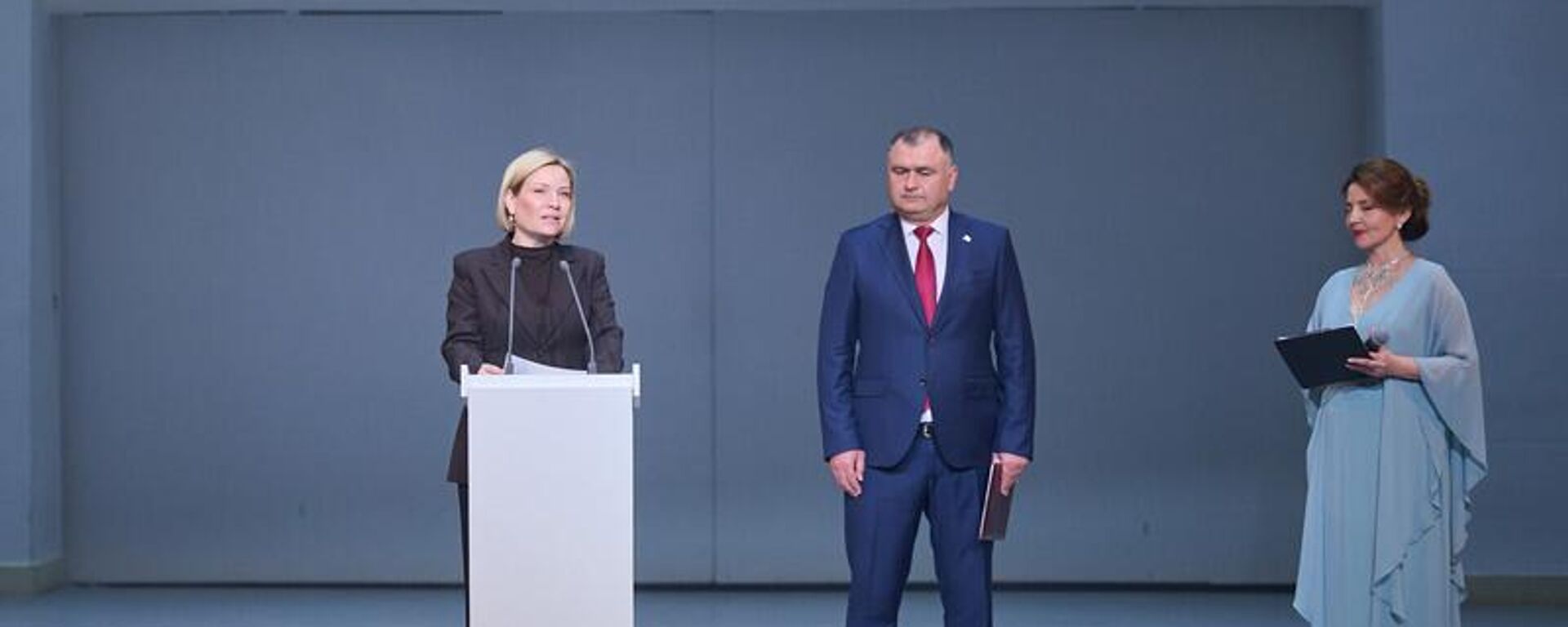 Президент Алан Гаглоев на торжественной церемонии открытия Дней культуры Южной Осетии в России - Sputnik Южная Осетия, 1920, 24.04.2026