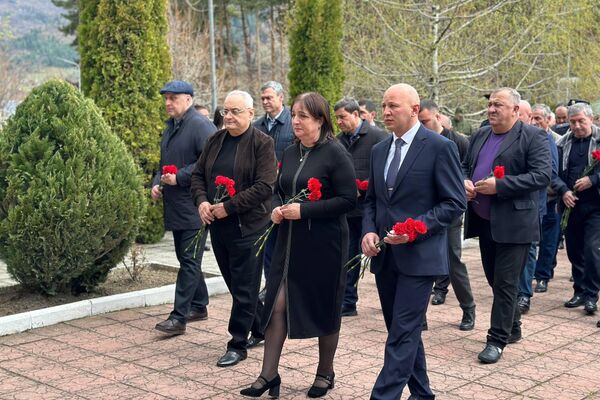  В Южной Осетии почтили память жертв землетрясения 1991 года - Sputnik Южная Осетия