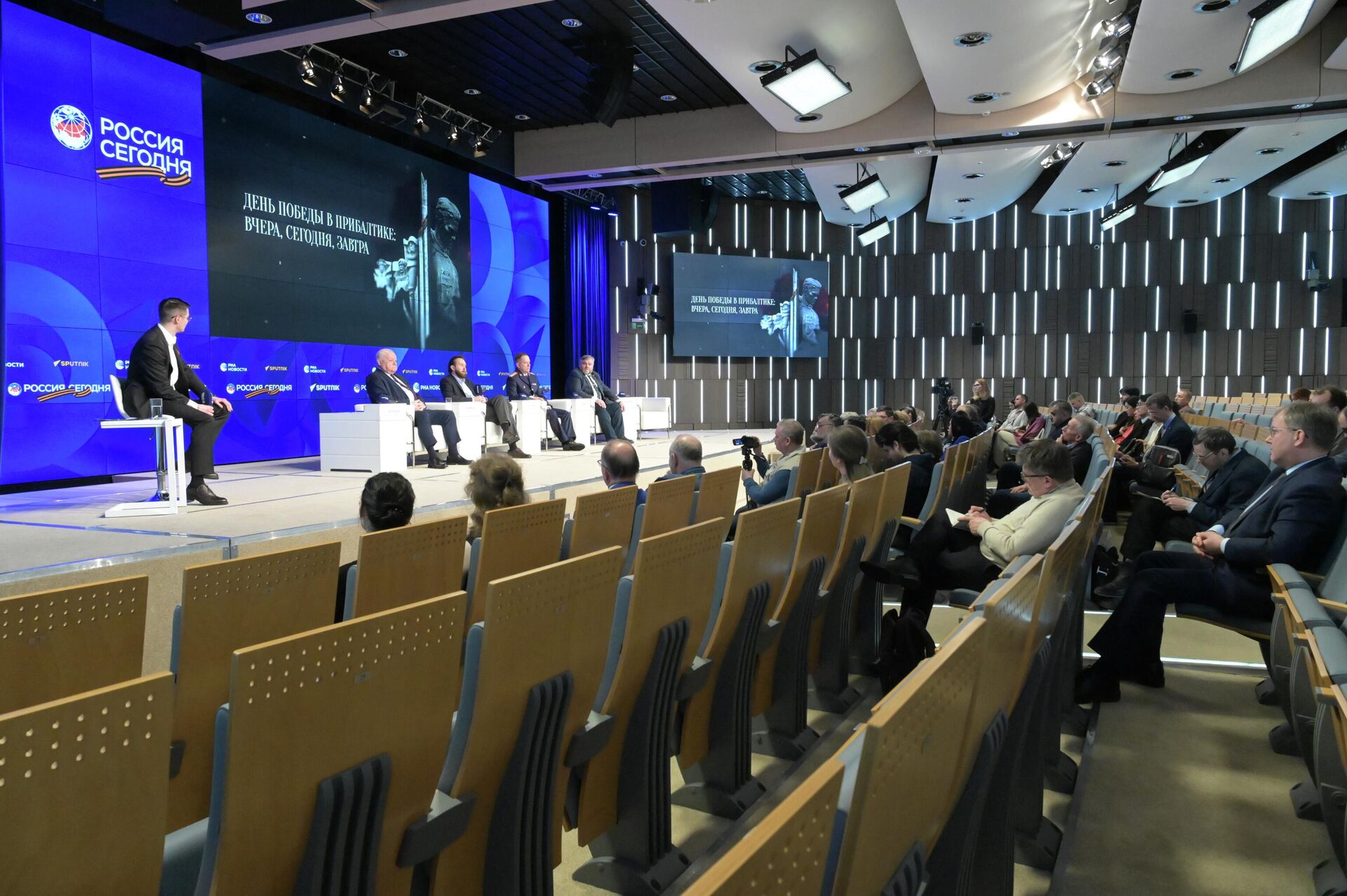 Пресс-показ фильма День Победы в Прибалтике: вчера, сегодня, завтра - Sputnik Южная Осетия, 1920, 30.04.2026