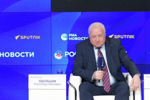 Пресс-показ фильма День Победы в Прибалтике: вчера, сегодня, завтра - Sputnik Южная Осетия