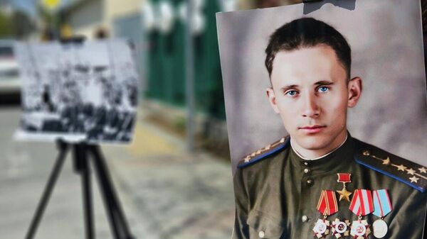 Открытие бюста героя Советского Союза Василия Чочиева в школе №10 в Цхинвале   - Sputnik Южная Осетия