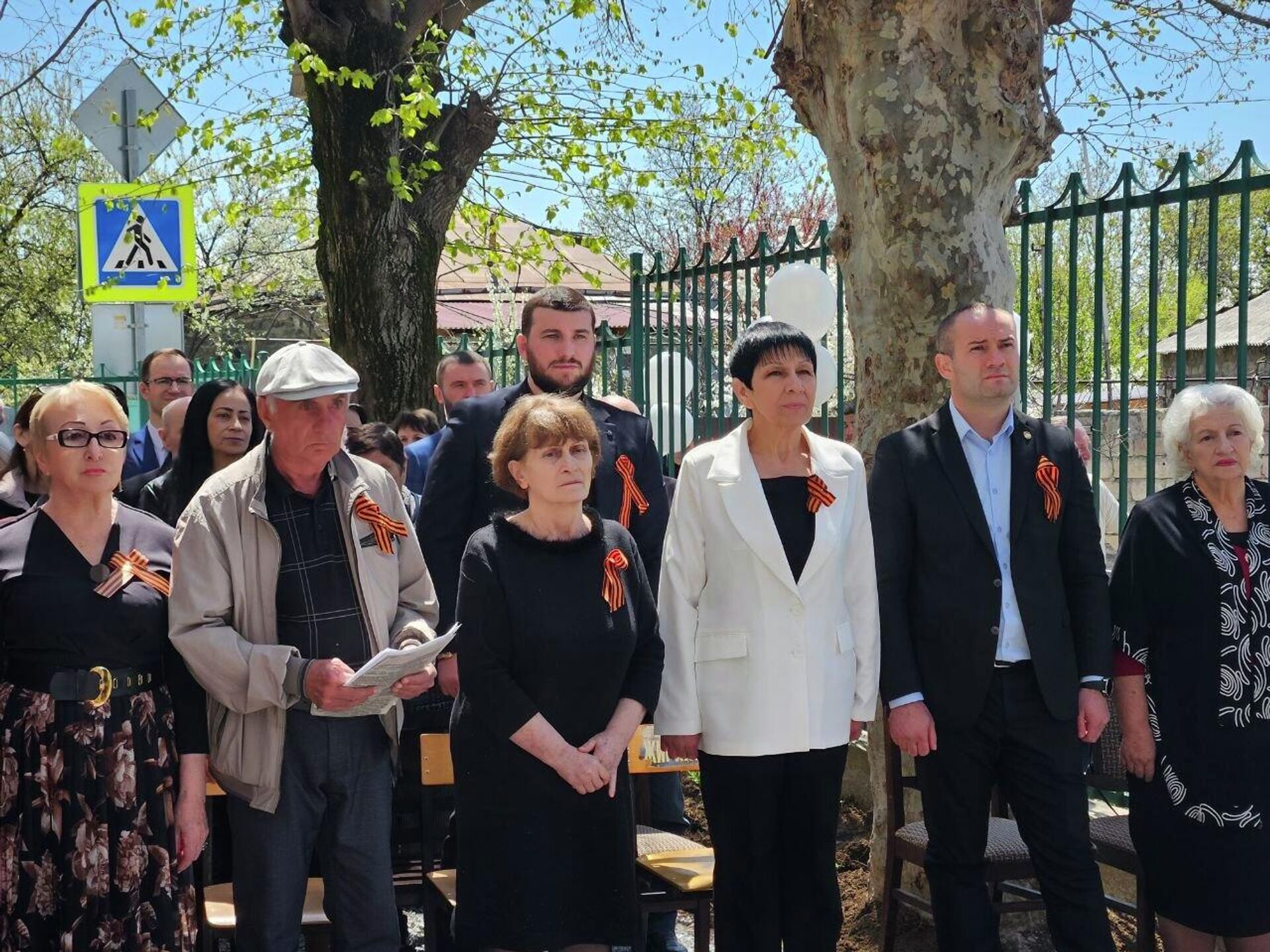 Открытие бюста героя Советского Союза Василия Чочиева в школе №10 в Цхинвале   - Sputnik Южная Осетия, 1920, 30.04.2026