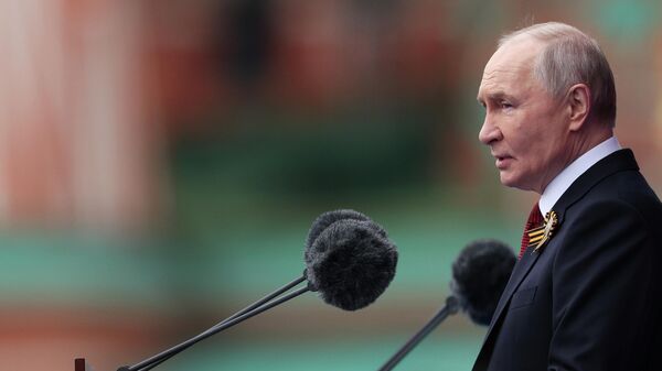 Президент РФ Владимир Путин выступает на Красной площади в честь 81-й годовщины Победы - Sputnik Южная Осетия