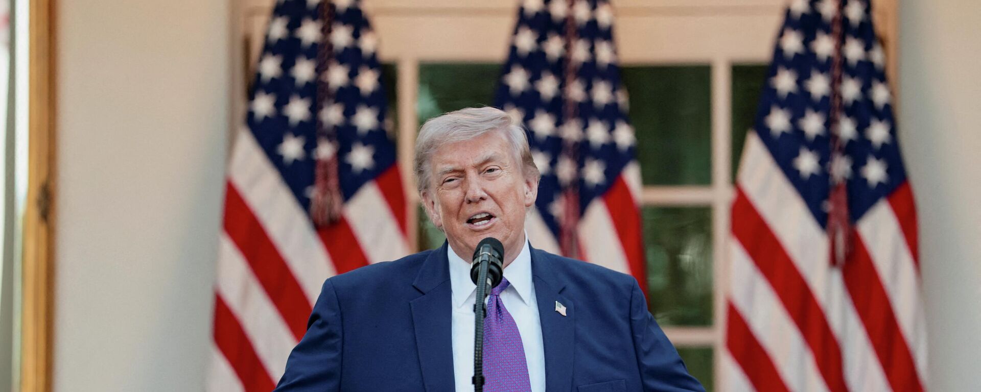 Президент США Дональд Трамп во время выступления в Белом доме в Вашингтоне - Sputnik Южная Осетия, 1920, 15.05.2026