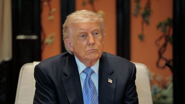 Президент США Дональд Трамп во время встречи с председателем КНР Си Цзиньпином - Sputnik Южная Осетия