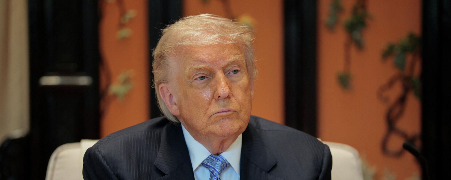 Президент США Дональд Трамп во время встречи с председателем КНР Си Цзиньпином - Sputnik Южная Осетия, 1920, 04.06.2026